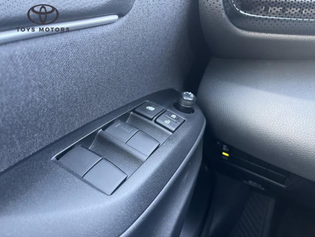 TOYOTA Yaris 116h Dynamic  