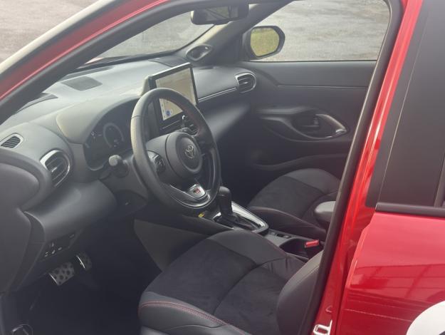 TOYOTA Yaris Cross 1.5 HYBRID 130H GR SPORT Pack Techno  