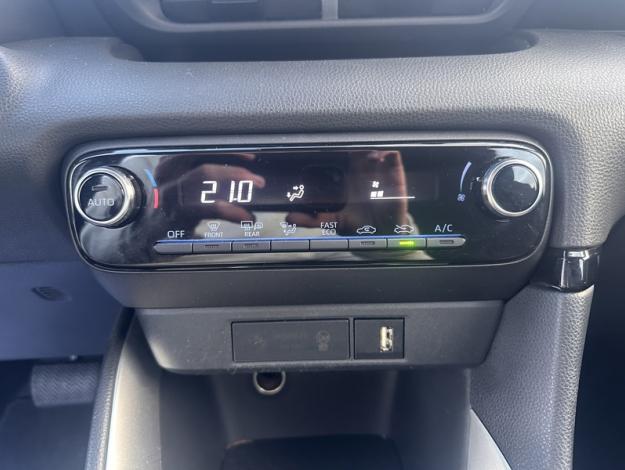 TOYOTA Yaris Hybride 116h Dynamic Business   