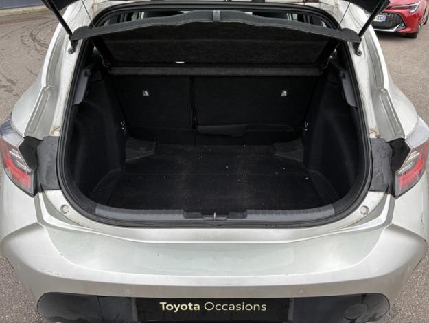 TOYOTA Corolla 122h Dynamic Business  