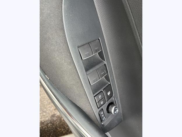 TOYOTA Corolla 122h Dynamic Business  