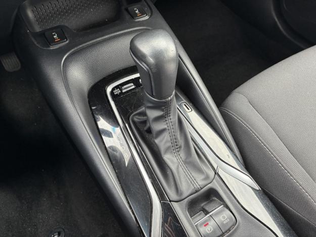 TOYOTA Corolla 122h Dynamic Business  