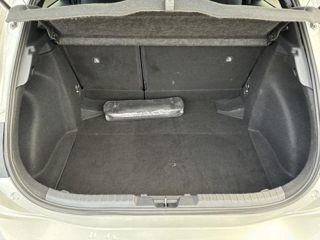 TOYOTA Corolla 122h Design  