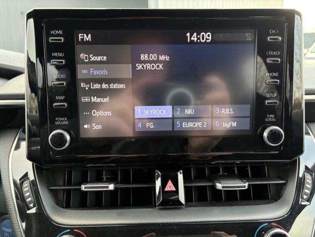 TOYOTA Corolla 122h Design  