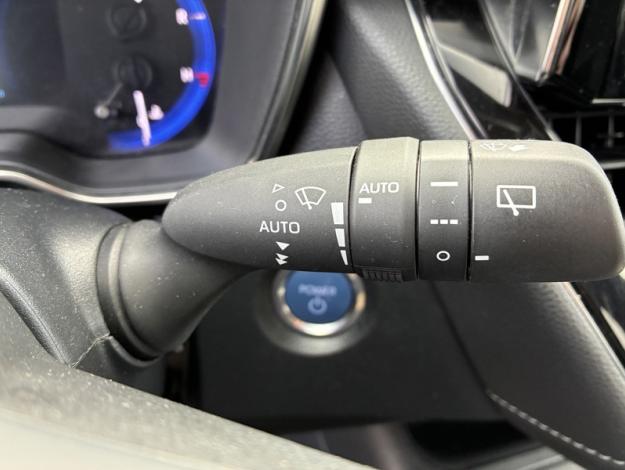 TOYOTA Corolla 122h Design  