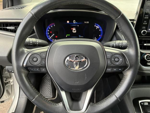 TOYOTA Corolla 122h Design  