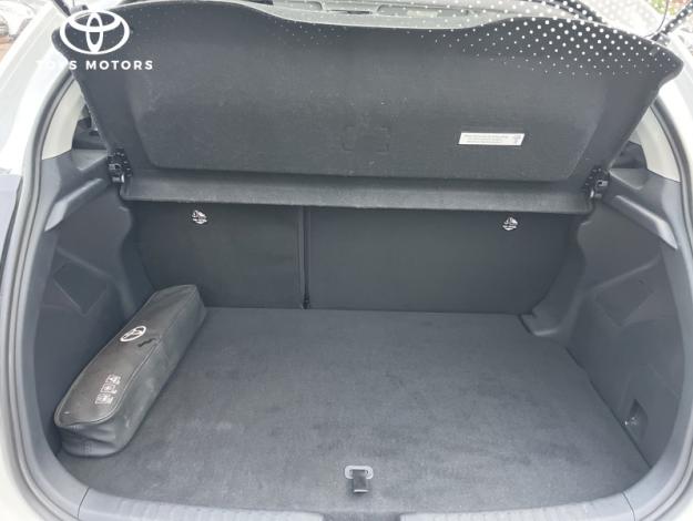 TOYOTA Yaris 116h Dynamic Business  