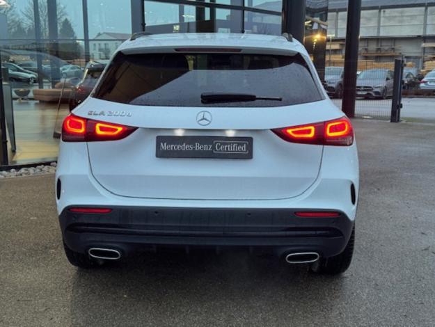 MERCEDES-BENZ GLA 200 d AMG Line  