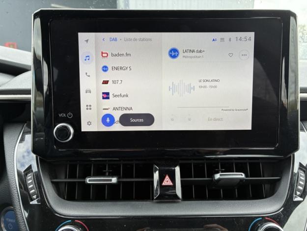 TOYOTA Corolla 122h Dynamic Business  