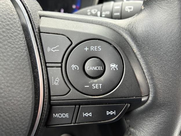 TOYOTA Corolla 122h Dynamic Business  