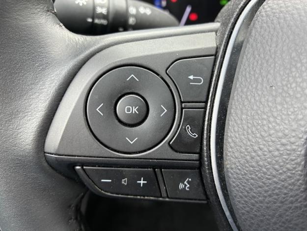 TOYOTA Corolla 122h Dynamic Business  