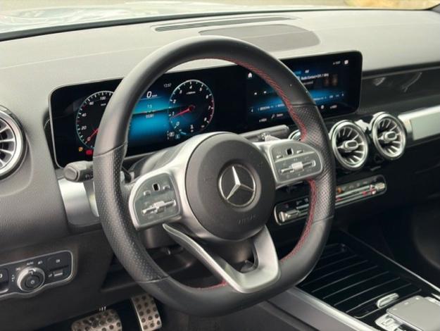 MERCEDES-BENZ GLB 200 AMG Night 7 places Toit Pano  