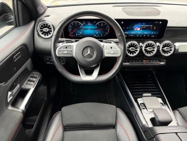 MERCEDES-BENZ GLB 200 AMG Night 7 places Toit Pano  