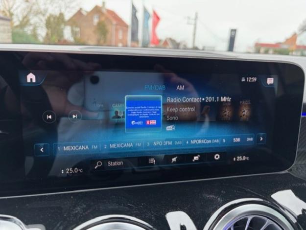 MERCEDES-BENZ GLB 200 AMG Night 7 places Toit Pano  