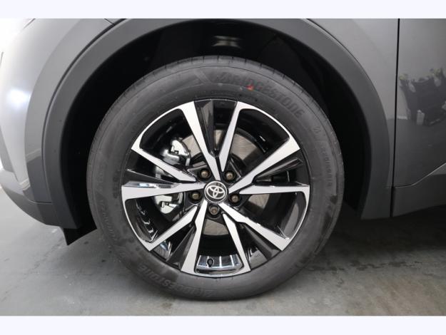 TOYOTA C-HR Plug-In Hybrid FWD Design   