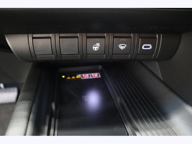 TOYOTA C-HR Plug-In Hybrid FWD Design   