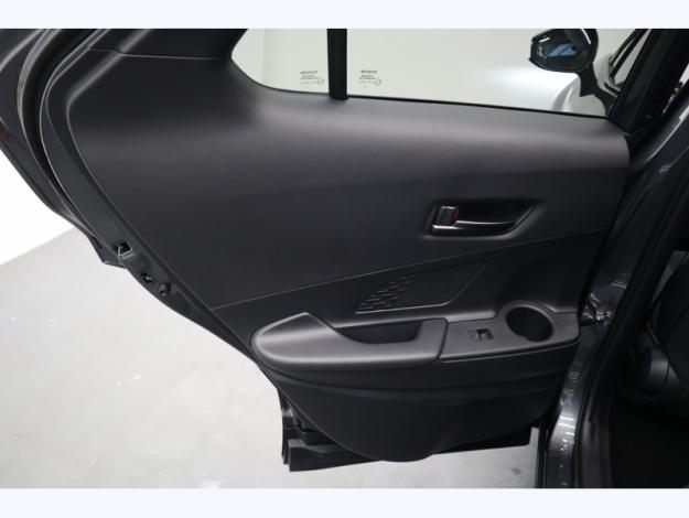 TOYOTA C-HR Plug-In Hybrid FWD Design   