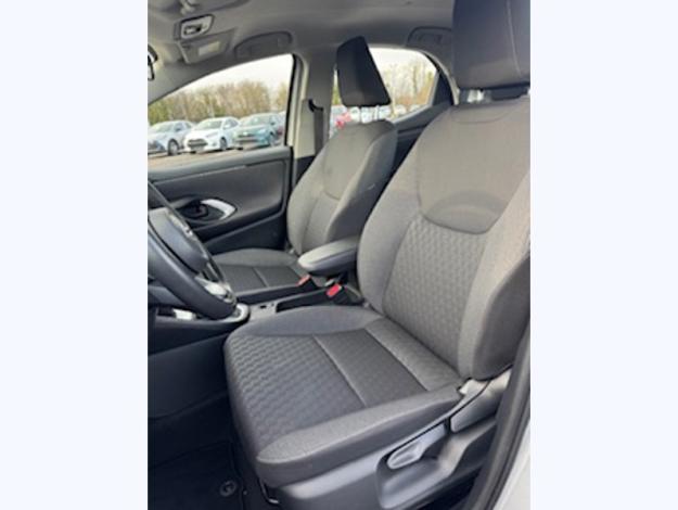 TOYOTA Yaris Hybride 116h Dynamic Business  