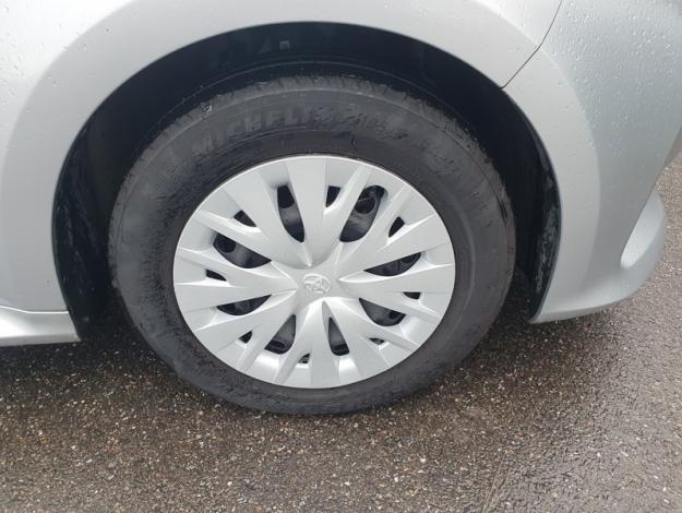 TOYOTA Yaris 116h Dynamic business  