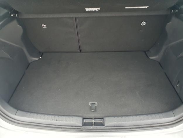 TOYOTA Yaris 116h Dynamic business  