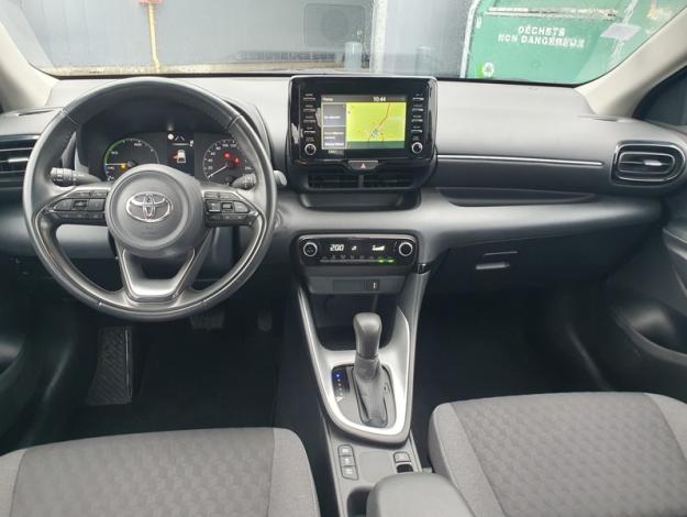 TOYOTA Yaris 116h Dynamic business  