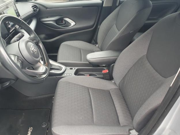 TOYOTA Yaris 116h Dynamic business  