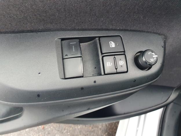 TOYOTA Yaris 116h Dynamic business  