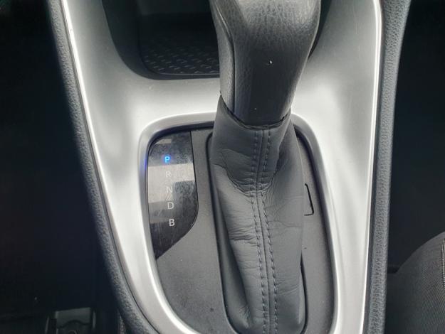 TOYOTA Yaris 116h Dynamic business  