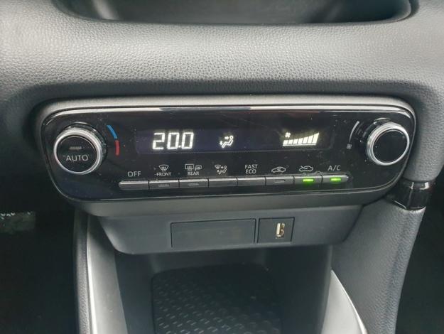 TOYOTA Yaris 116h Dynamic business  