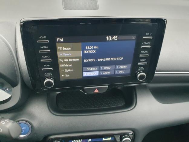 TOYOTA Yaris 116h Dynamic business  