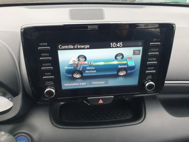 TOYOTA Yaris 116h Dynamic business  