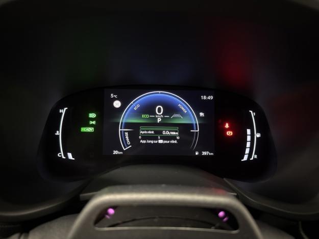 TOYOTA Aygo X Hybride 116h Graphic  AYGO X CROSSOVER 116H GRAPHIC ZENRADA VD MC26