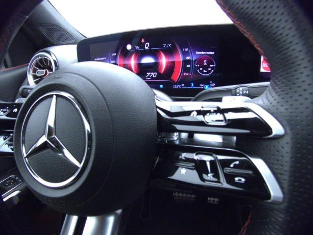 MERCEDES-BENZ GLB 200 d AMG Line  