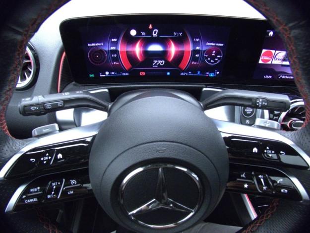 MERCEDES-BENZ GLB 200 d AMG Line  