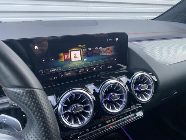 MERCEDES-BENZ EQA 250+ AMG Line  