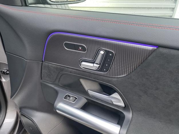 MERCEDES-BENZ EQA 250+ AMG Line  