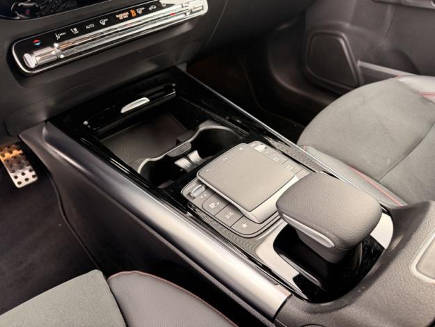 MERCEDES-BENZ GLA 200 d AMG Line  GLA 200 d AMG Line