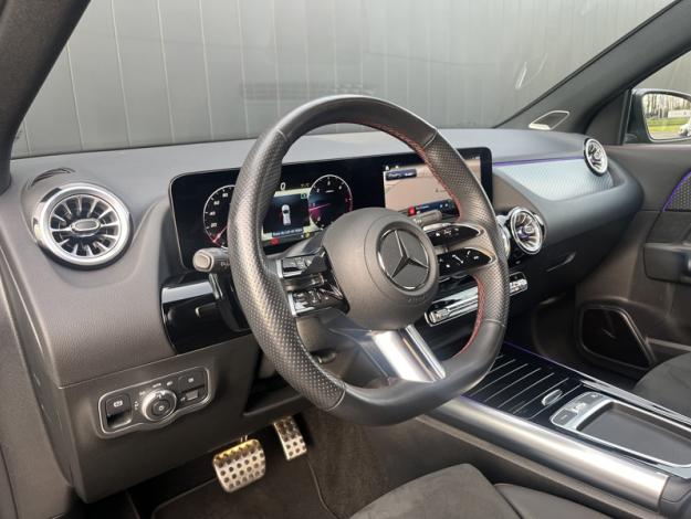 MERCEDES-BENZ GLA 200 d AMG Line  