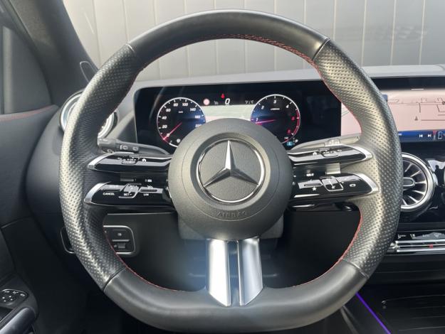 MERCEDES-BENZ GLA 200 d AMG Line  