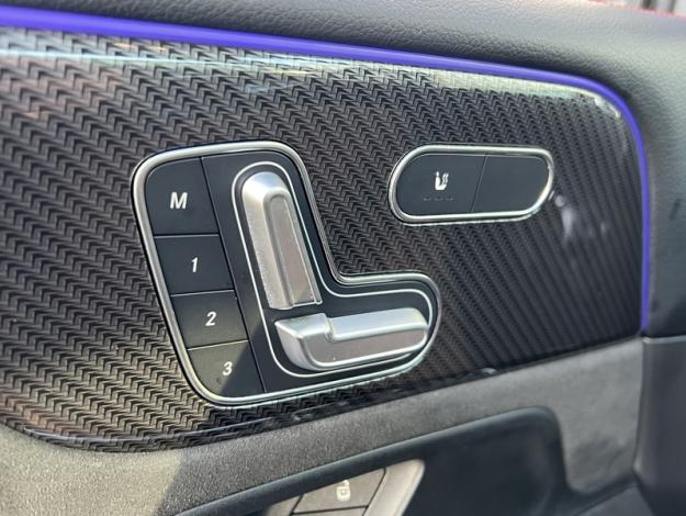 MERCEDES-BENZ GLB 200 d AMG Line  