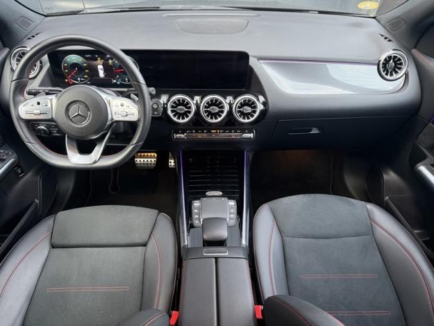 MERCEDES-BENZ GLA 200 d AMG Line  