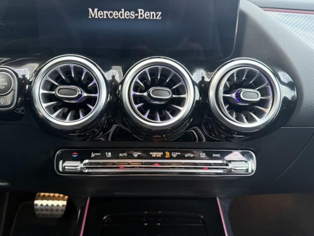 MERCEDES-BENZ GLA 200 d AMG Line  