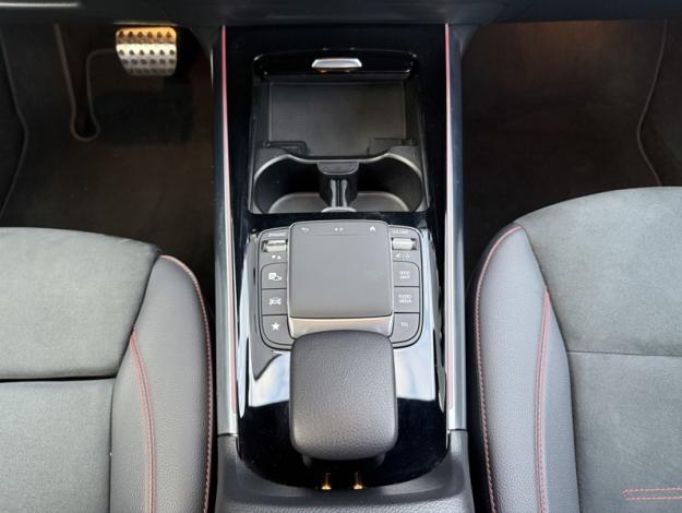 MERCEDES-BENZ GLA 200 d AMG Line  