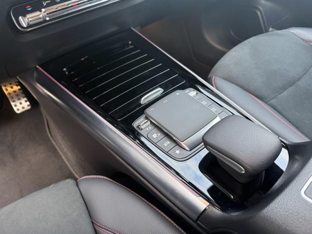 MERCEDES-BENZ GLA 200 d AMG Line  