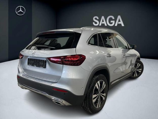 MERCEDES-BENZ GLA 180 d Luxury Line  