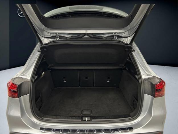 MERCEDES-BENZ GLA 180 d Luxury Line  