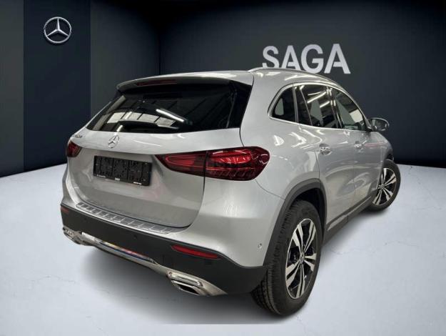 MERCEDES-BENZ GLA 180 d Luxury Line  