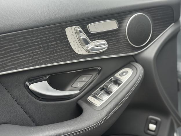 MERCEDES-BENZ GLC 220 D 4M AMG Pack Night Attelage Pano  