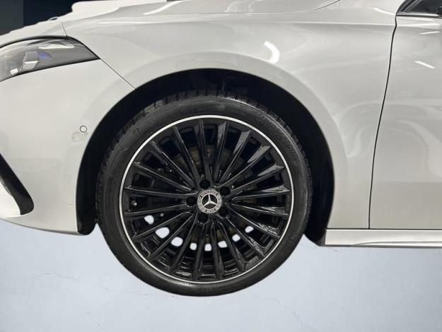 MERCEDES-BENZ A 250 e AMG Line  