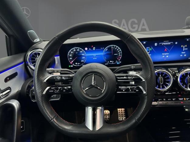 MERCEDES-BENZ A 250 e AMG Line  